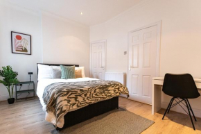 Stylish 1-Bed Flat in Liverpool by 53 Degrees Property, Ideal for Business & Long-Term Stays!